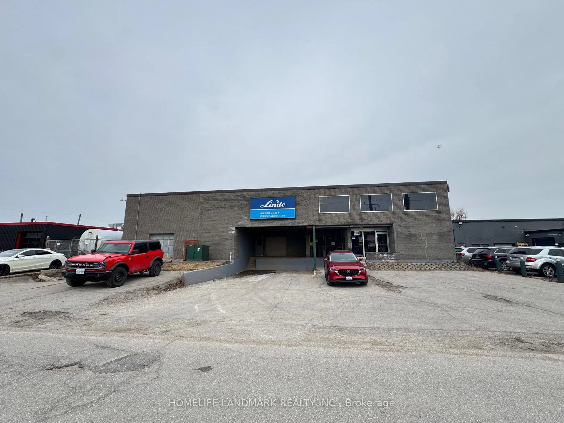 156 John Street, Barrie, ON L4N 2L2