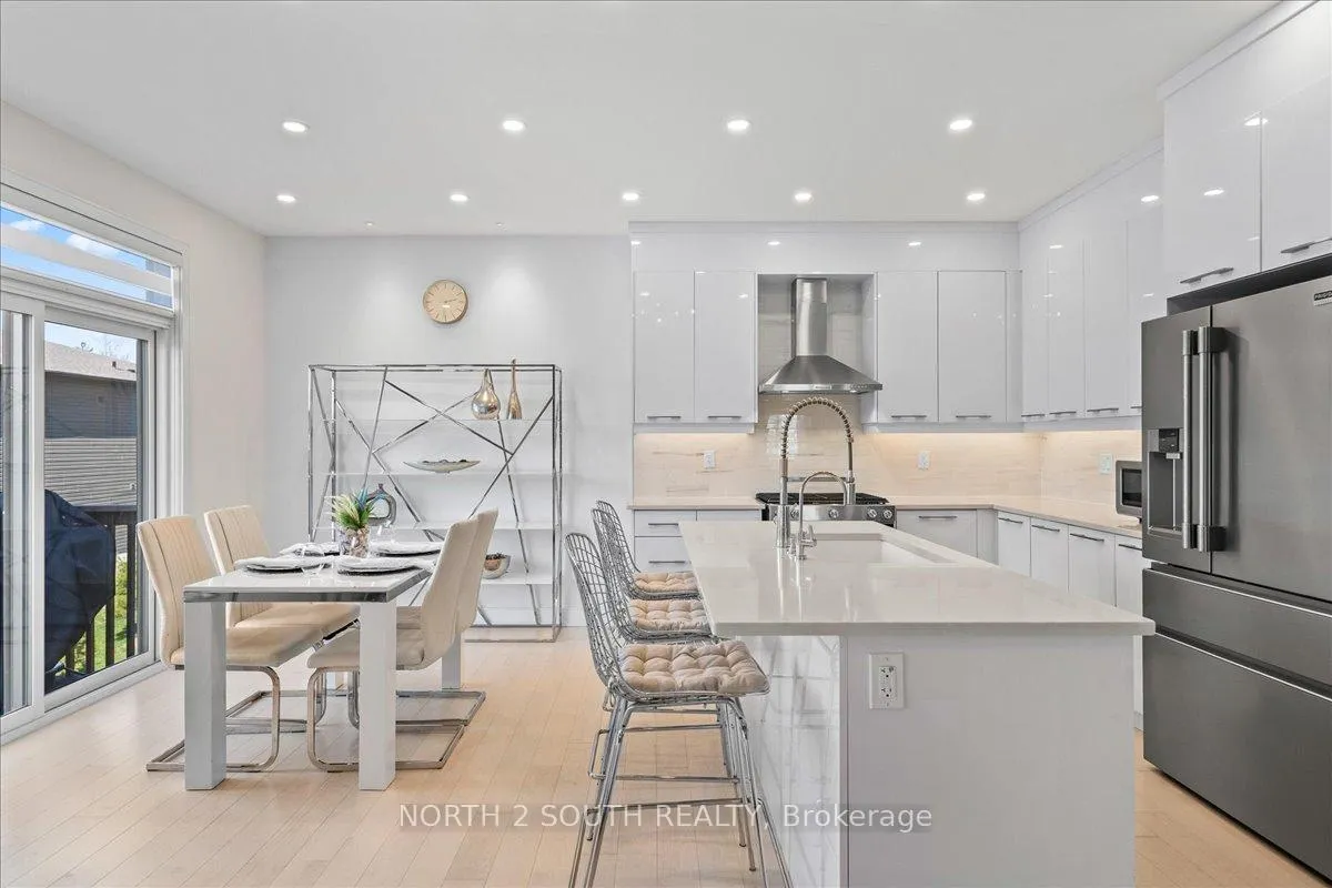 118 Berkely Street, Wasaga Beach, ON L9Z 0K5