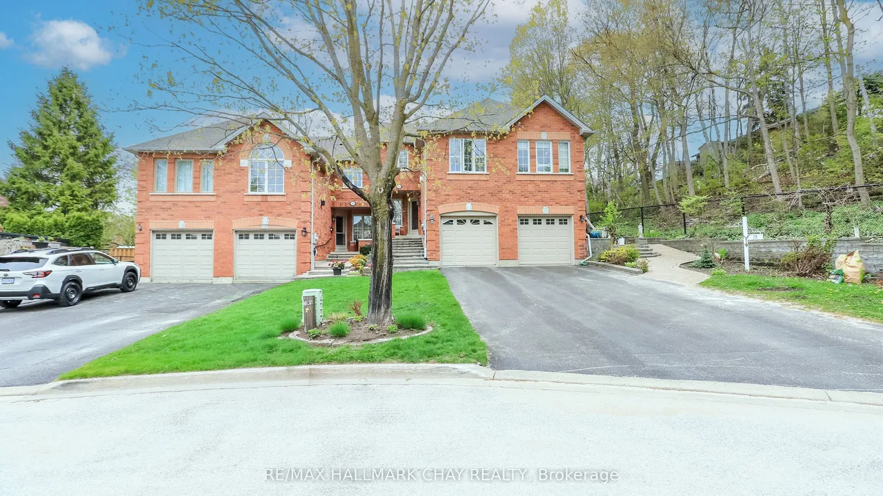13 Bailey Court, Barrie, ON L4N 8N1