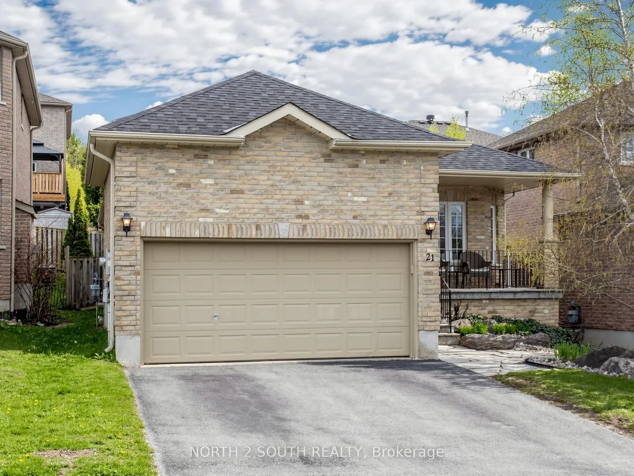 21 Black Ash Trail, Barrie, ON L4N 3K2