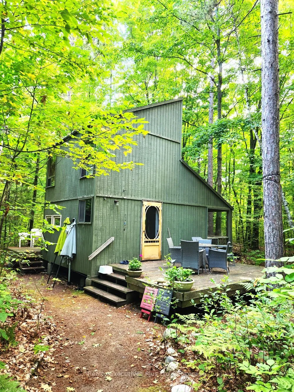 8 Zhingo Miikaans Lane, Christian Island 30, ON L9M 0A9