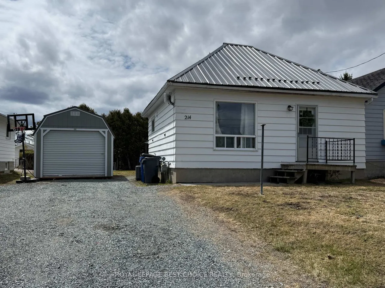 214 Haliburton Avenue W, Temiskaming Shores, ON P0J 1P0