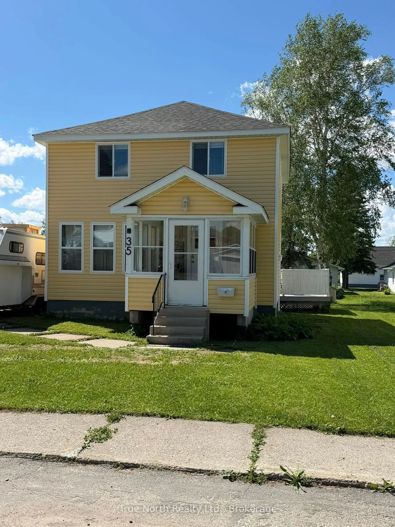 35 Devonshire Street, Kapuskasing, ON P5N 1C2