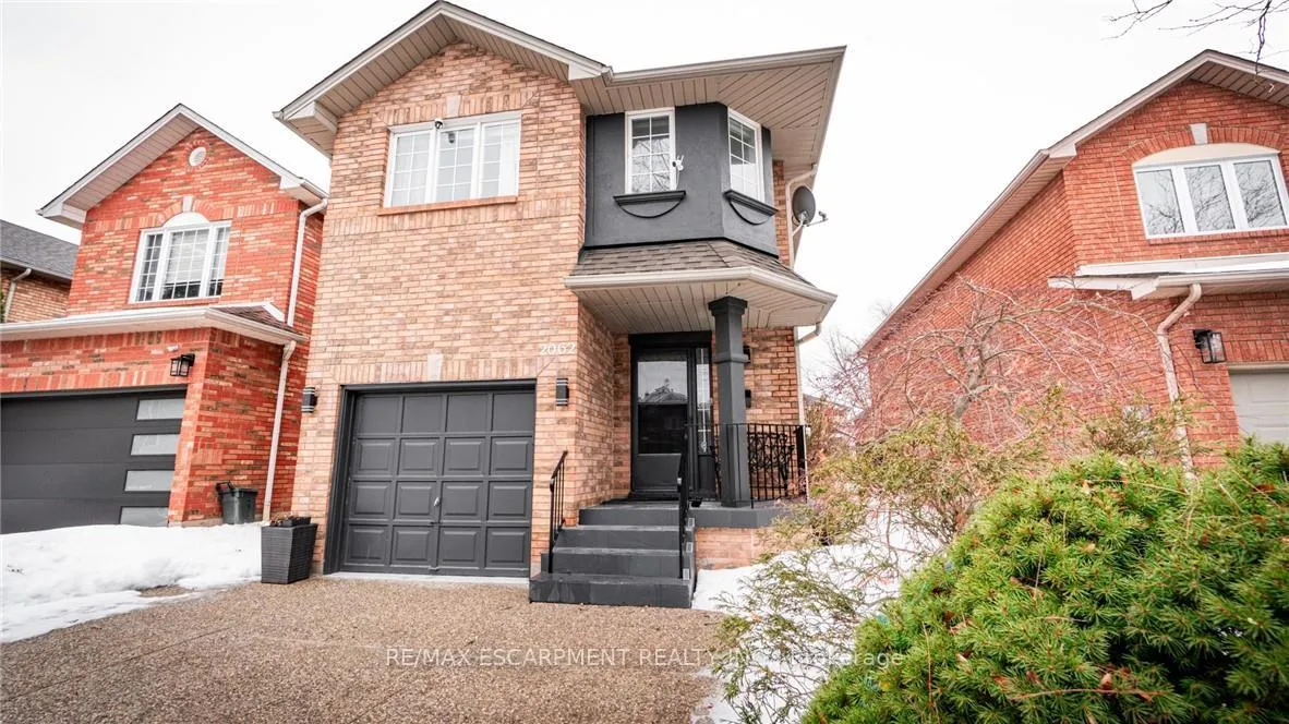 2062 WESTMOUNT Drive, Oakville, ON L6M 3P2