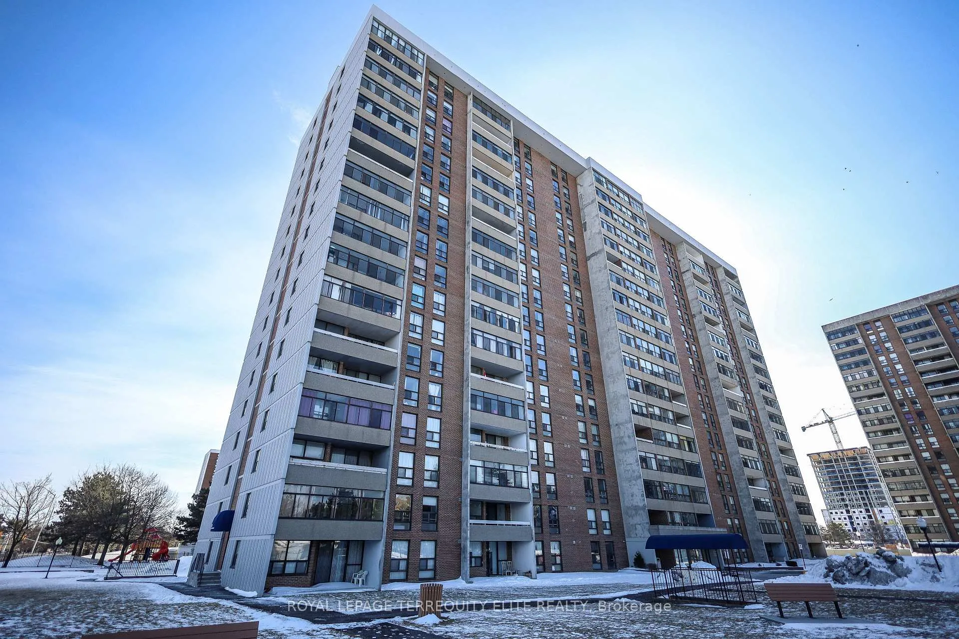 25 Kensington Road 1709, Brampton, ON L6T 3W8