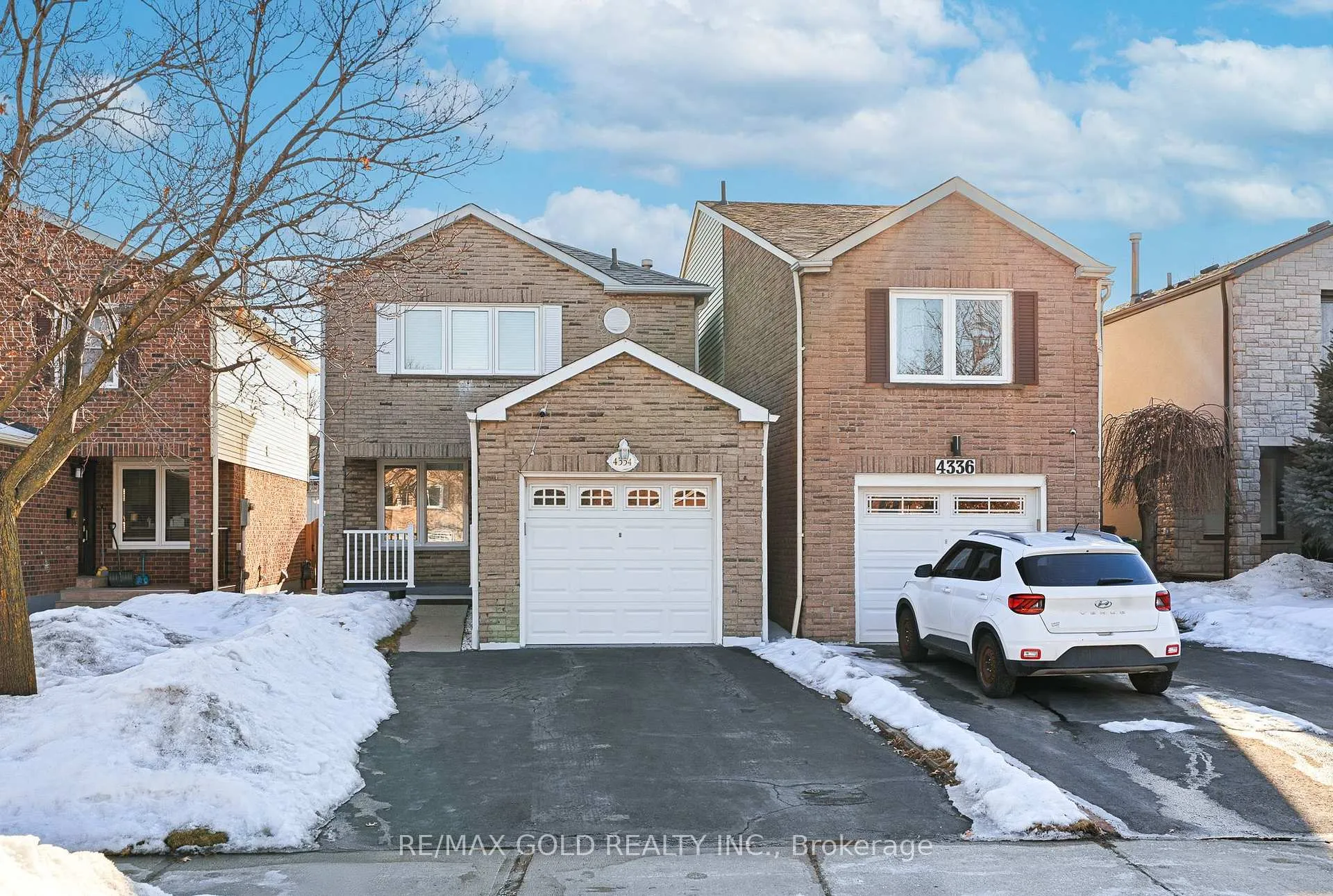 4334 Lee Drive, Mississauga, ON L4W 4A8