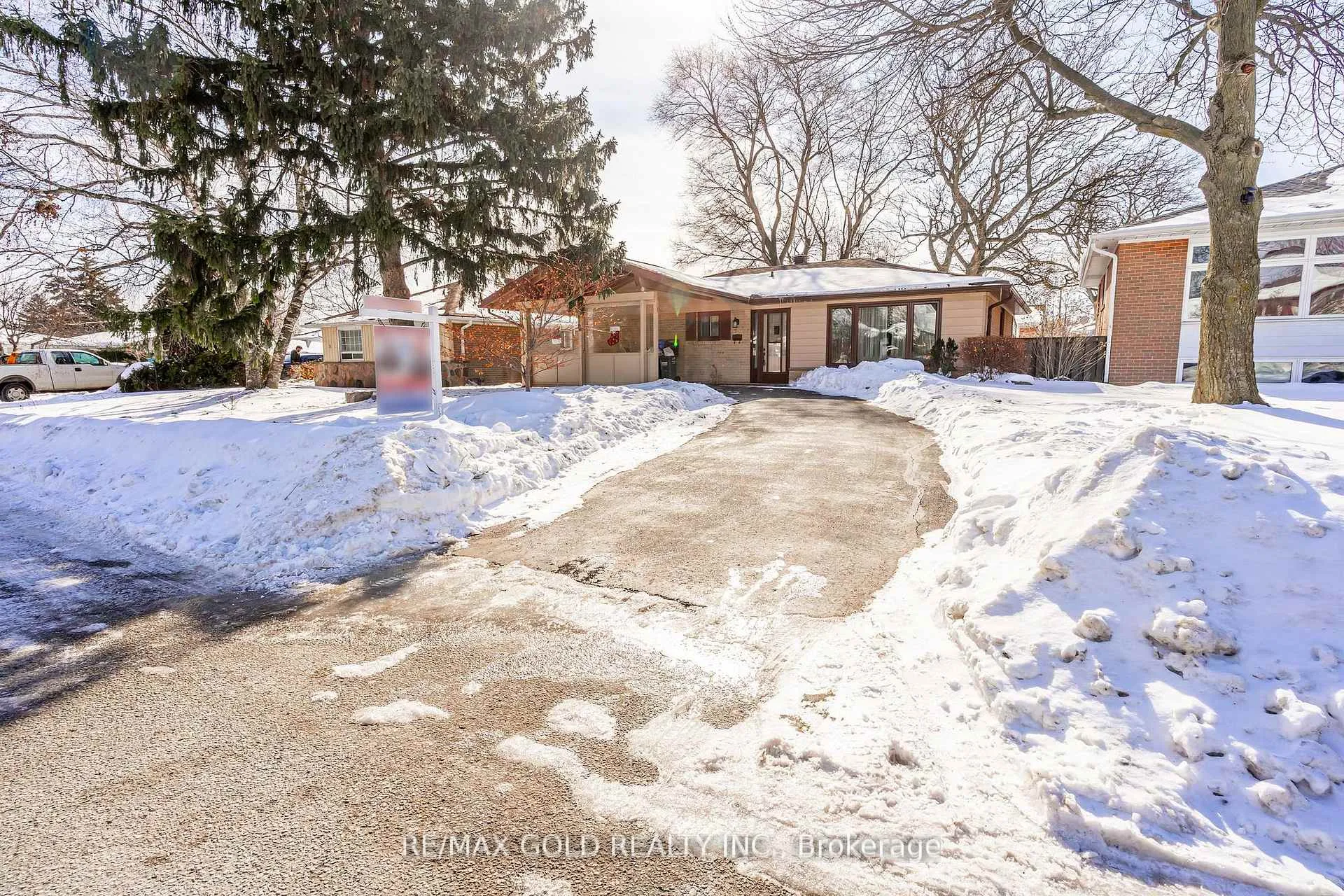 29 Chesterfield Road, Brampton, ON L6W 1L2