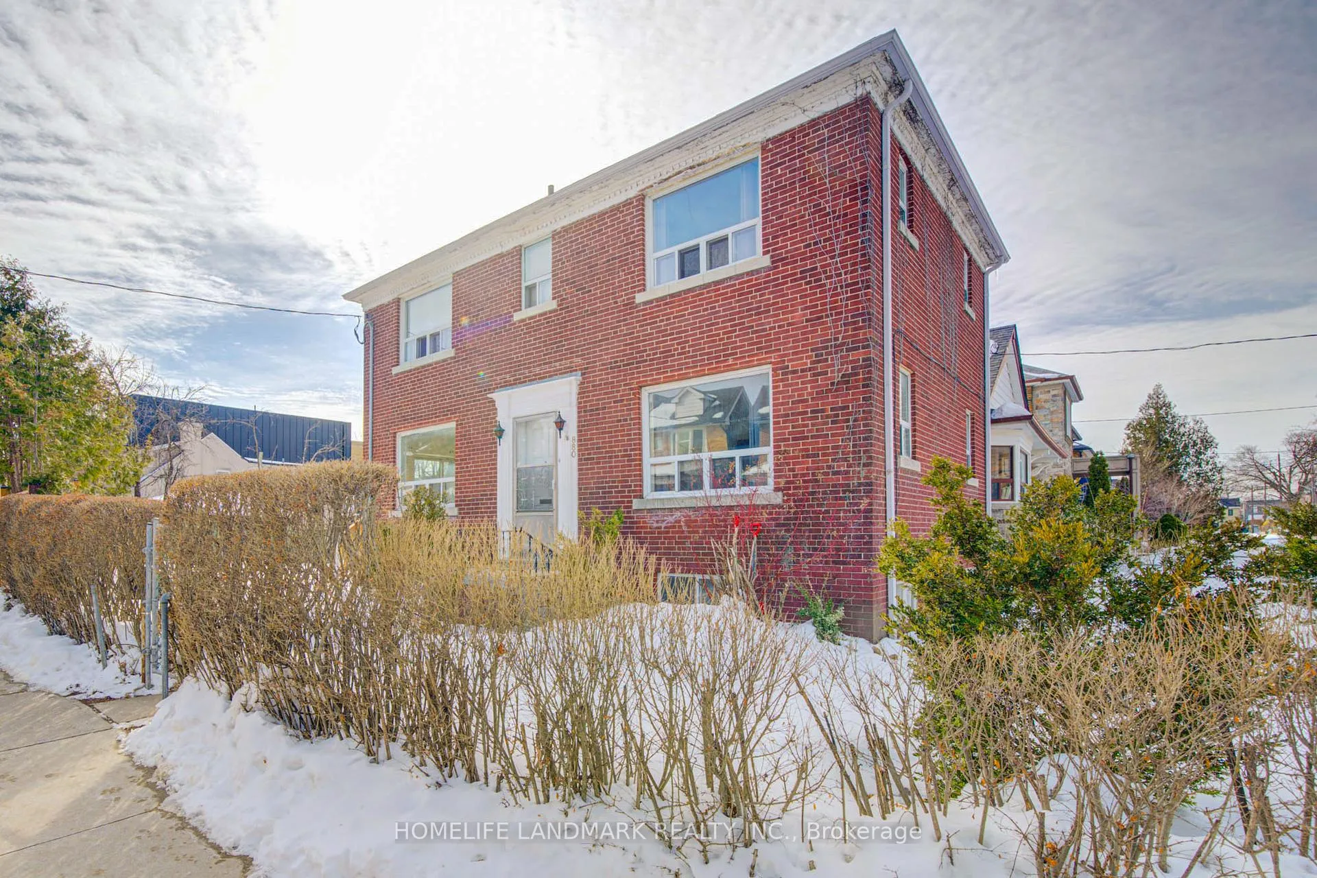 880 Shaw Street, Toronto, ON M6G 3M2