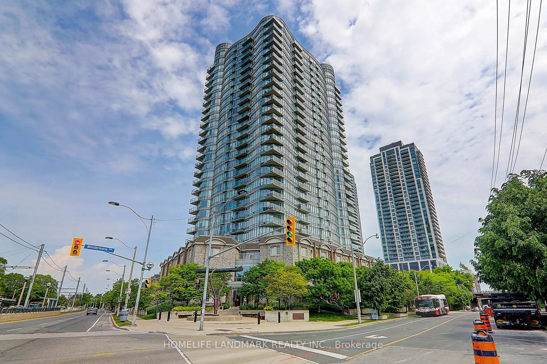 15 Windermere Avenue 1811, Toronto W01, ON M6S 5A2