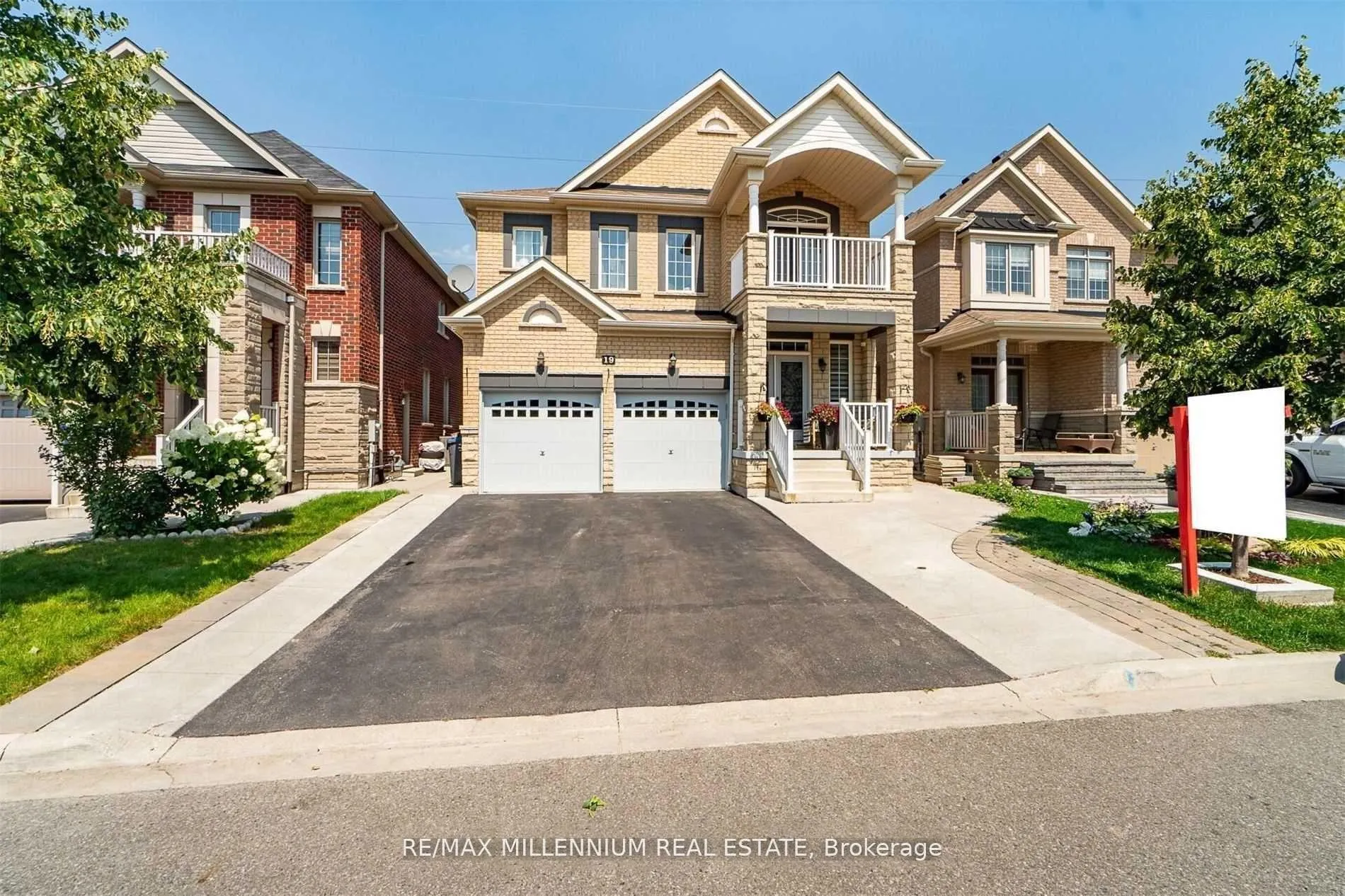 19 Durango Drive, Brampton, ON L6X 2Z2