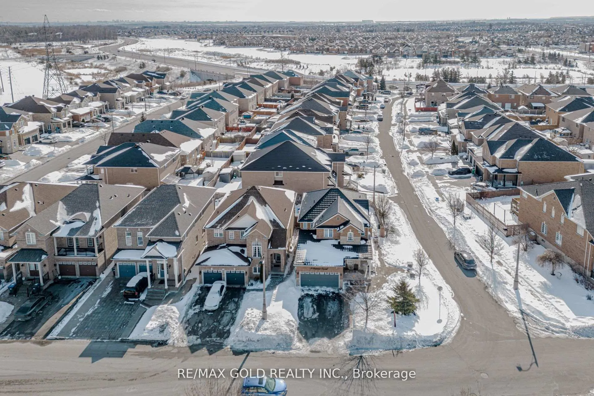 2 Oranmore Crescent, Brampton, ON L6X 0J9