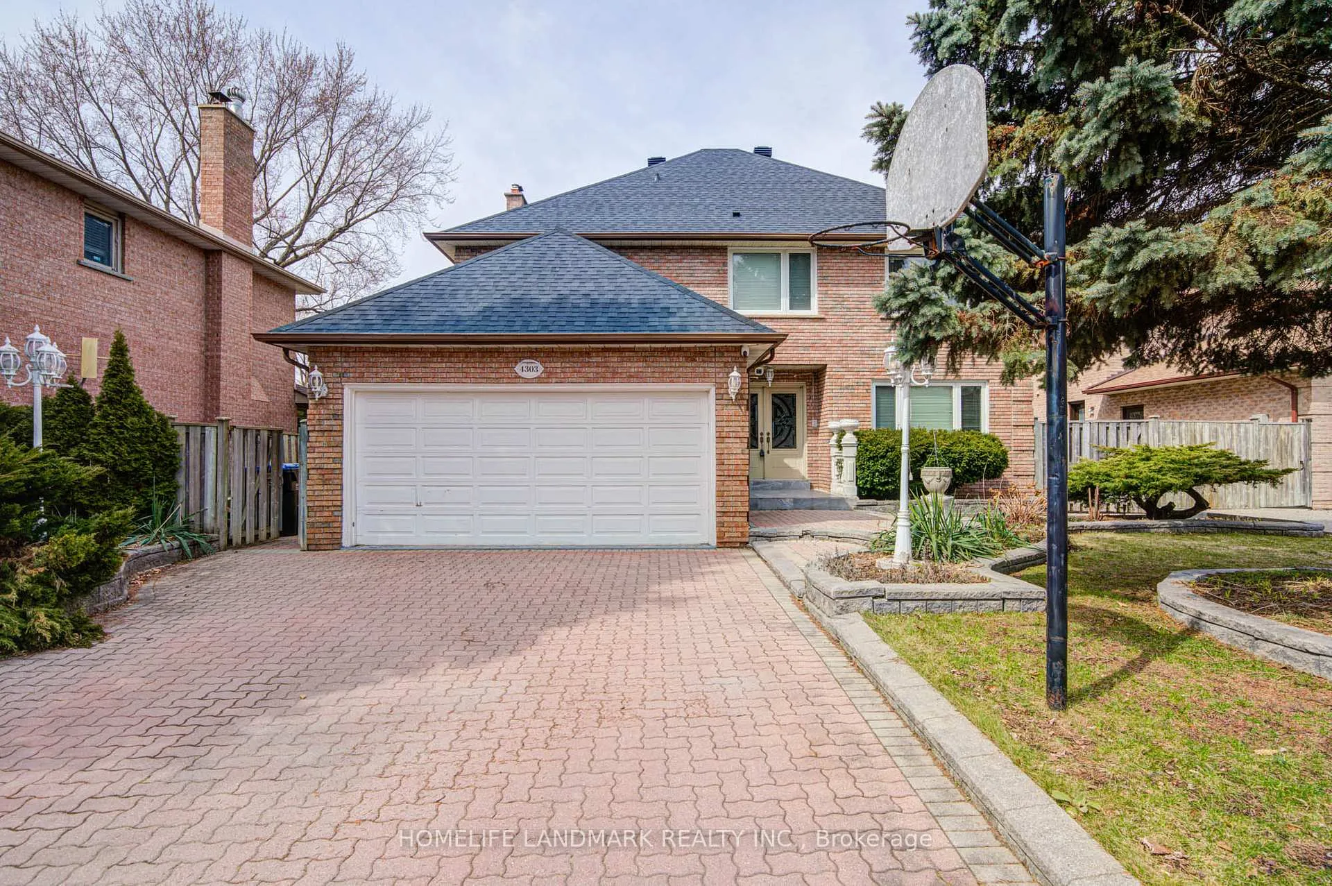 4303 Bridlepath Trail, Mississauga, ON L5L 3K3