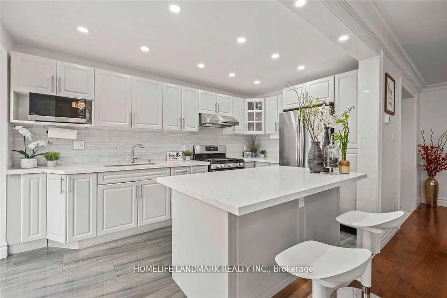 2746 Willowmore Way, Mississauga, ON L5N 3N9