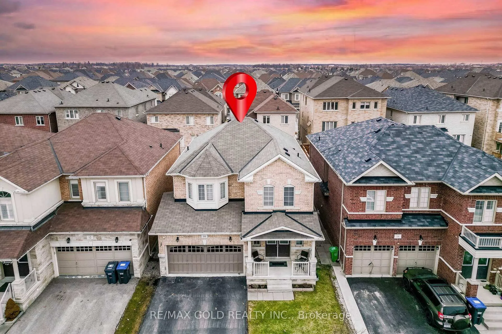 14 Lloyd Crescent, Brampton, ON L7A 4J5