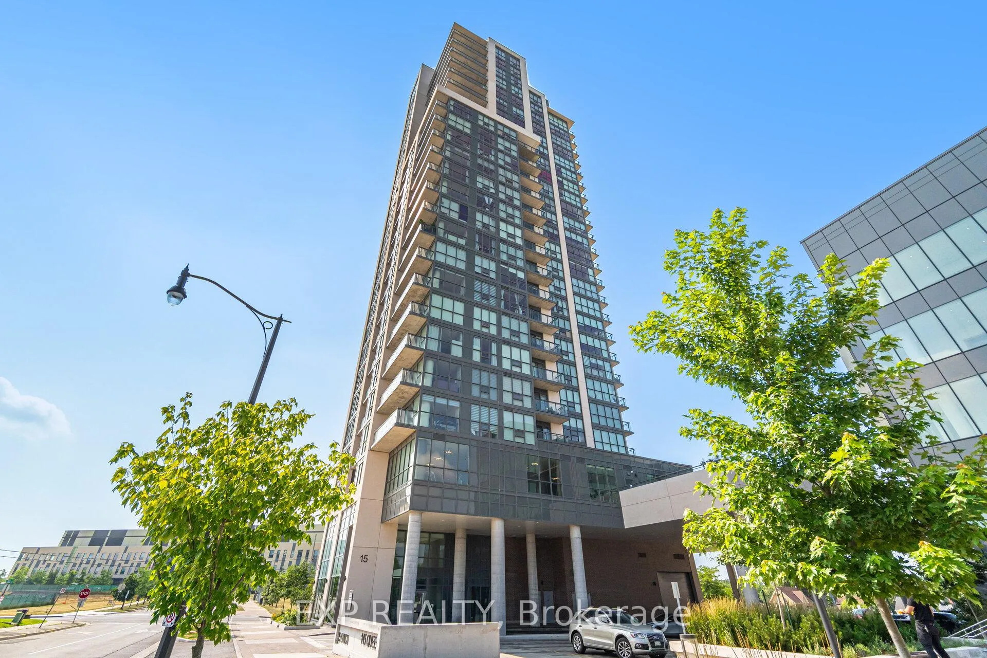 15 Lynch Street 903, Brampton, ON L6W 0C7