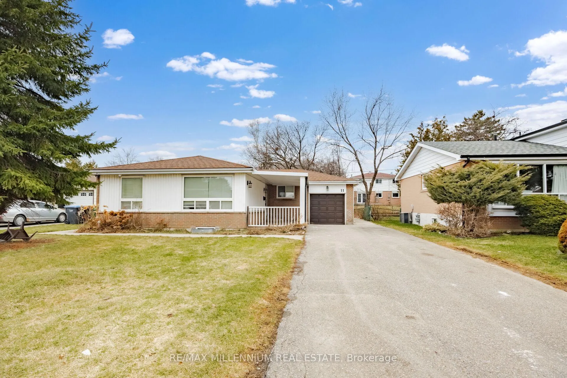 11 Beechwood Crescent, Brampton, ON L6T 1X9