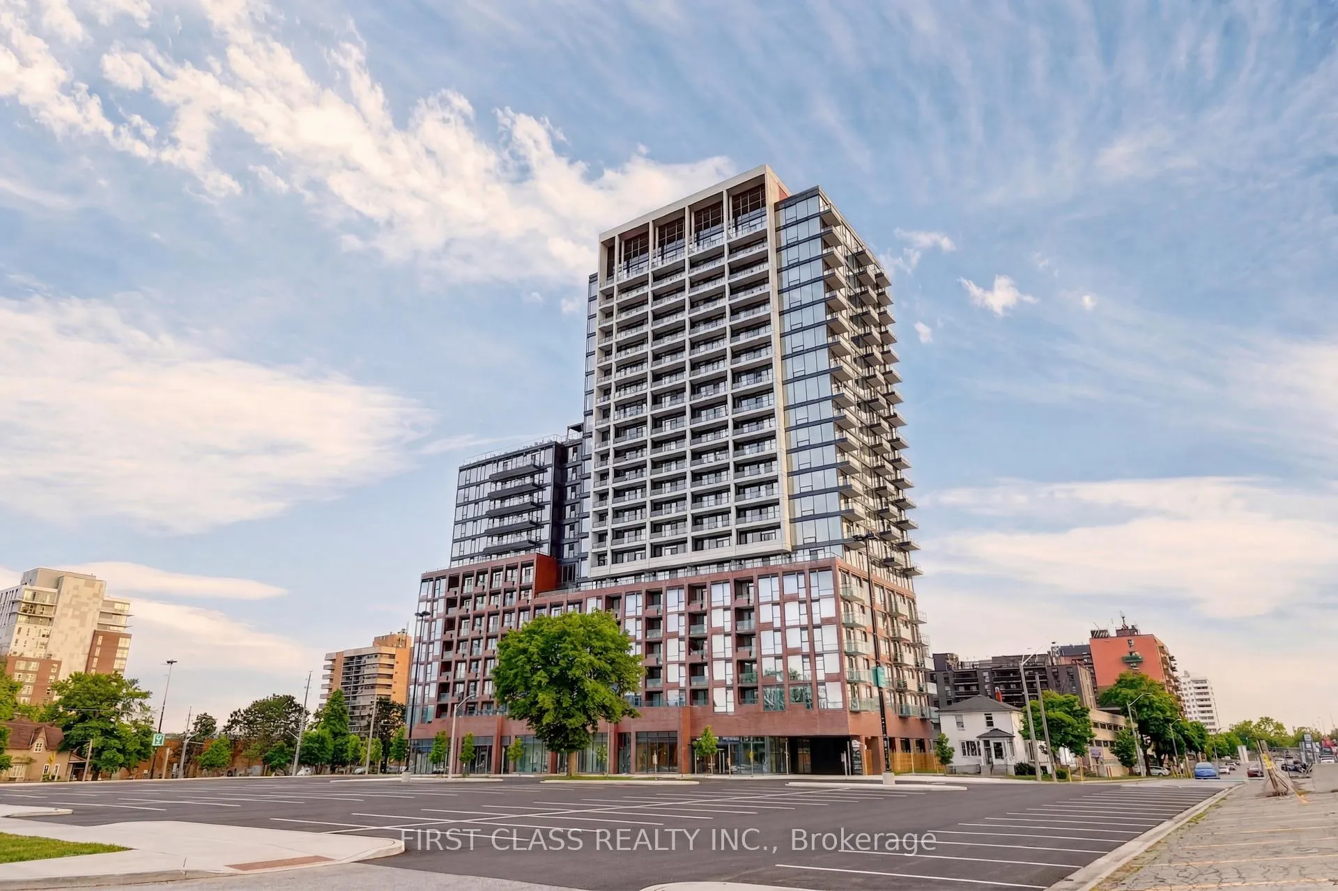 28 ANN Street 909, Mississauga, ON L5G 0E1