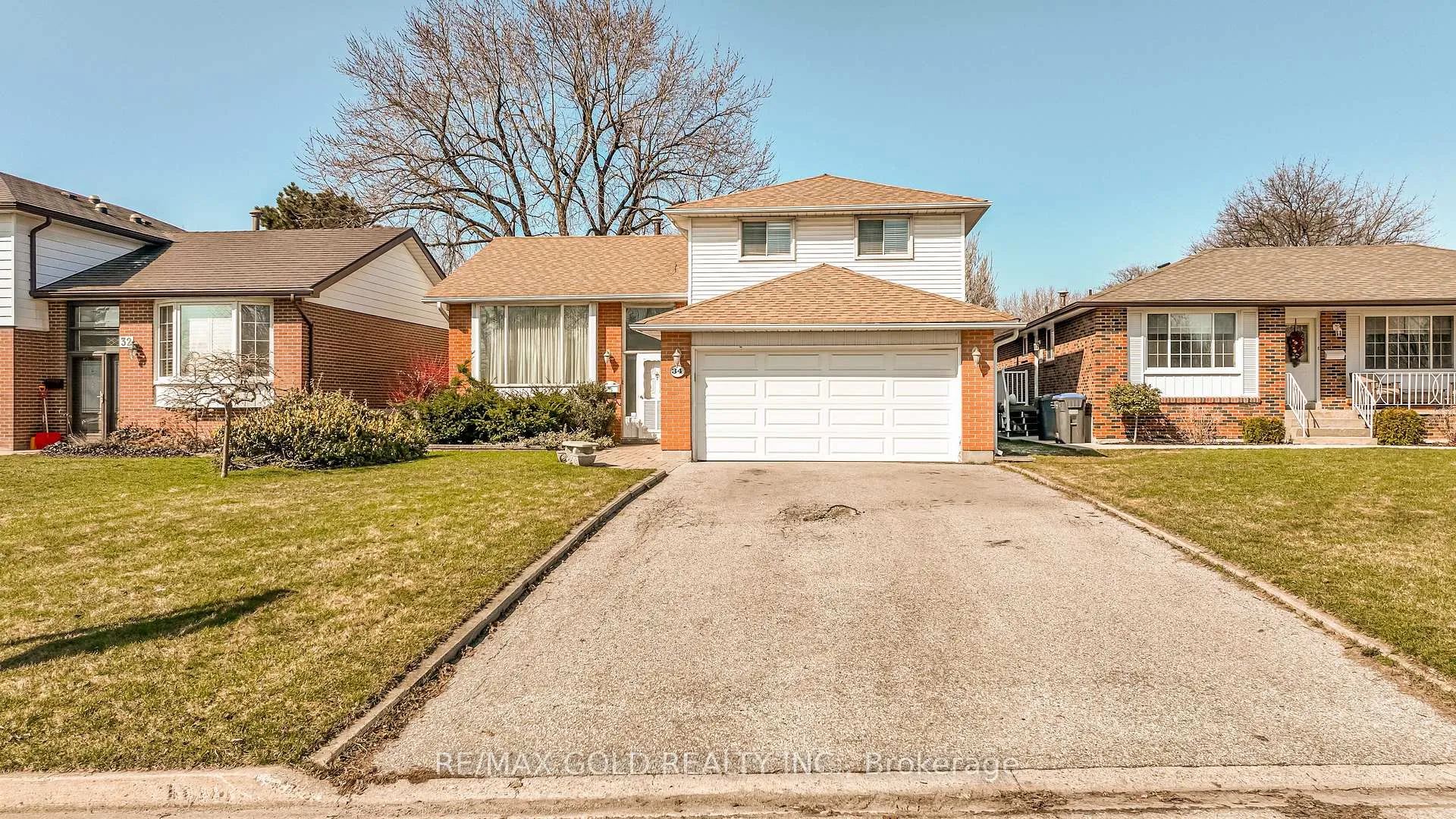 34 Deerfield Crescent, Brampton, ON L6T 1K7