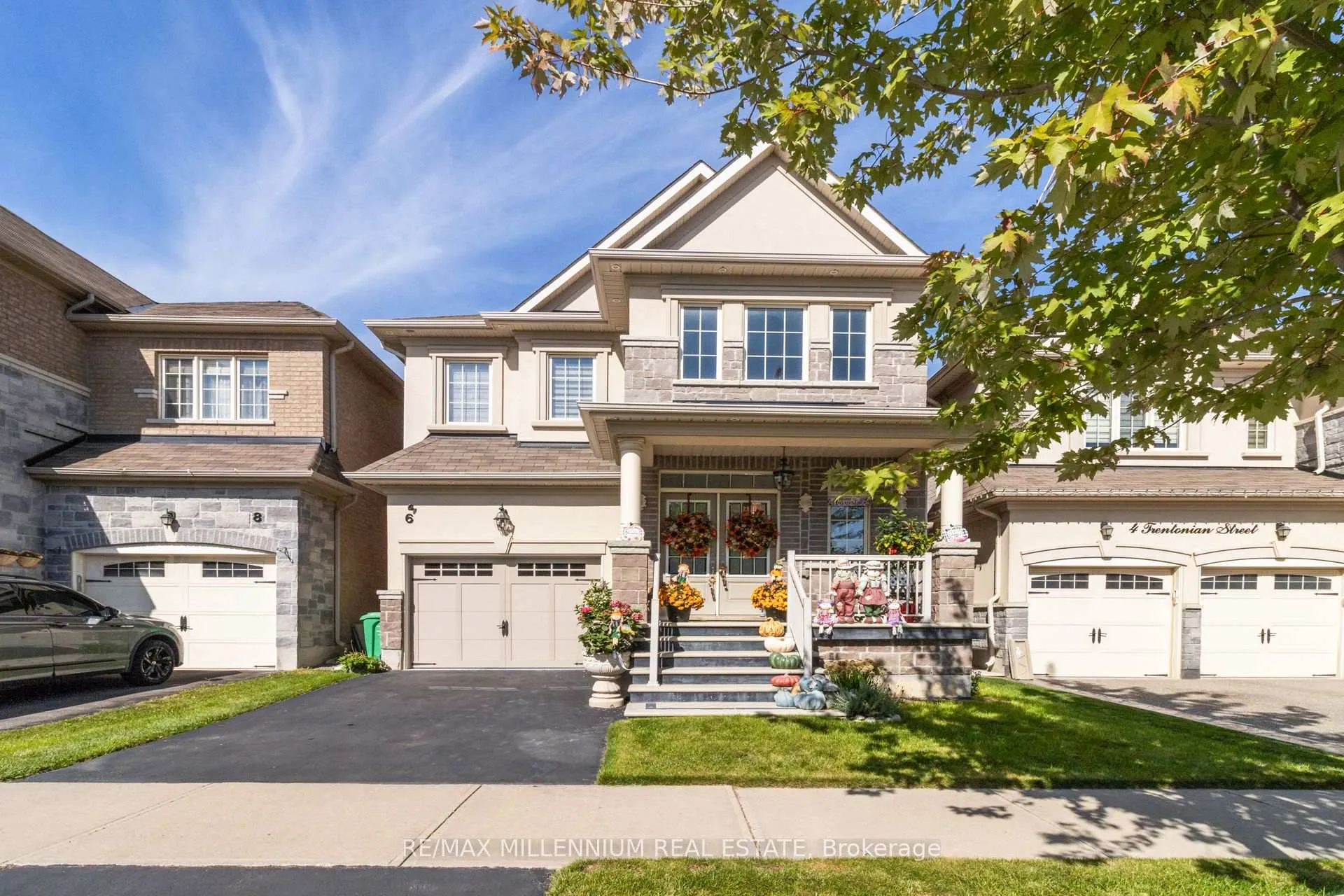 6 Trentonian Street, Brampton, ON L6R 3W2