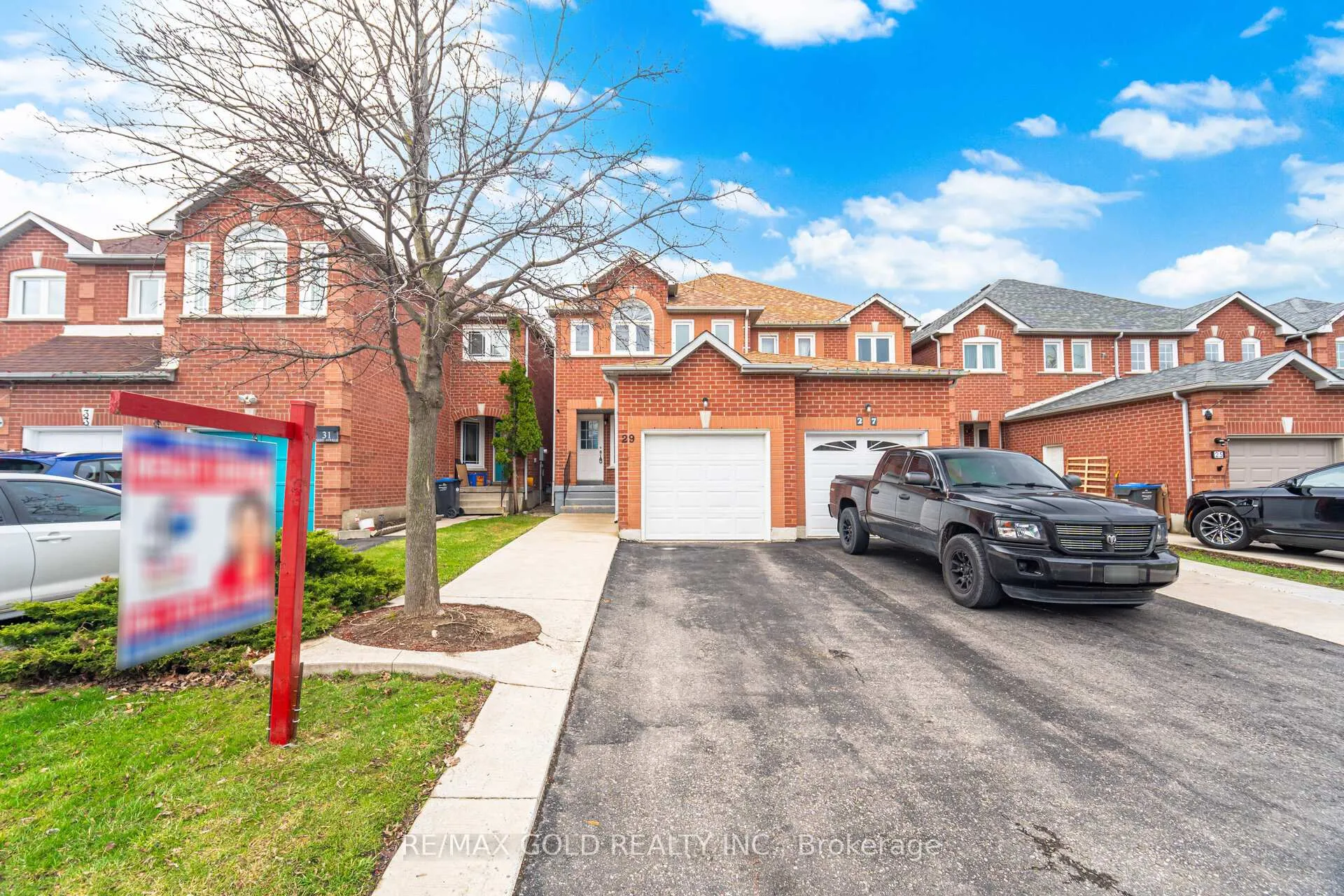 29 Piane Avenue, Brampton, ON L6Y 4X8