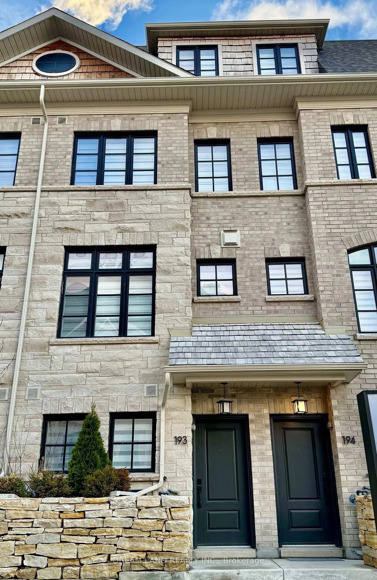 70 Lunar Crescent 193, Mississauga, ON L6M 2P6