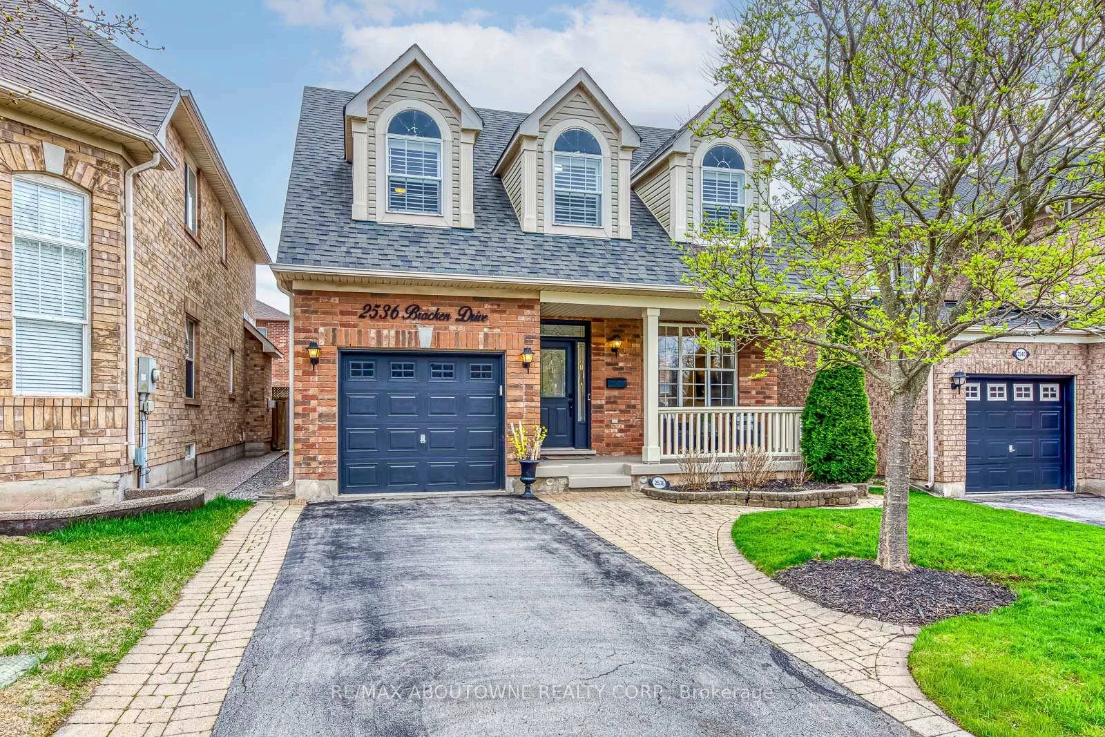 2536 Bracken Drive, Oakville, ON L6M 4R7