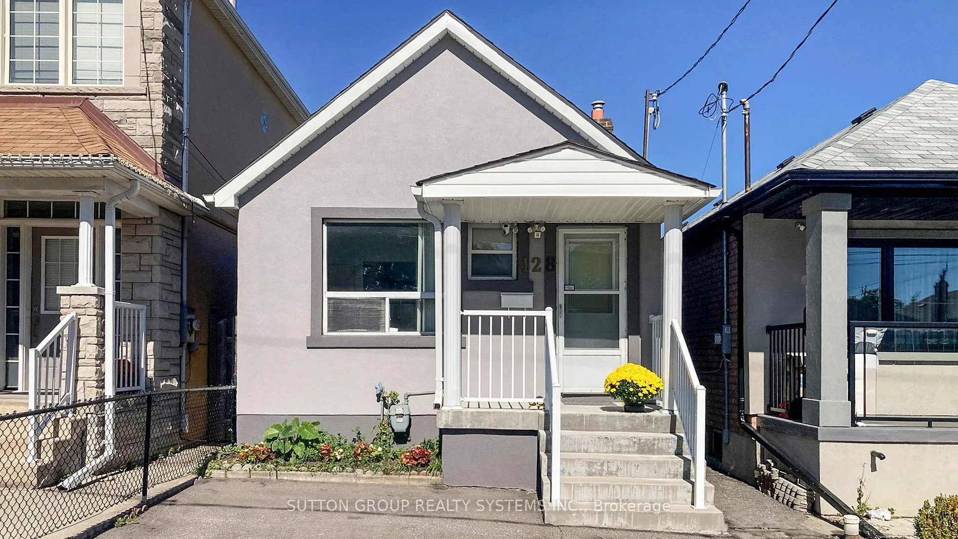 128 Northland Avenue, Toronto W03, ON M6N 2E2