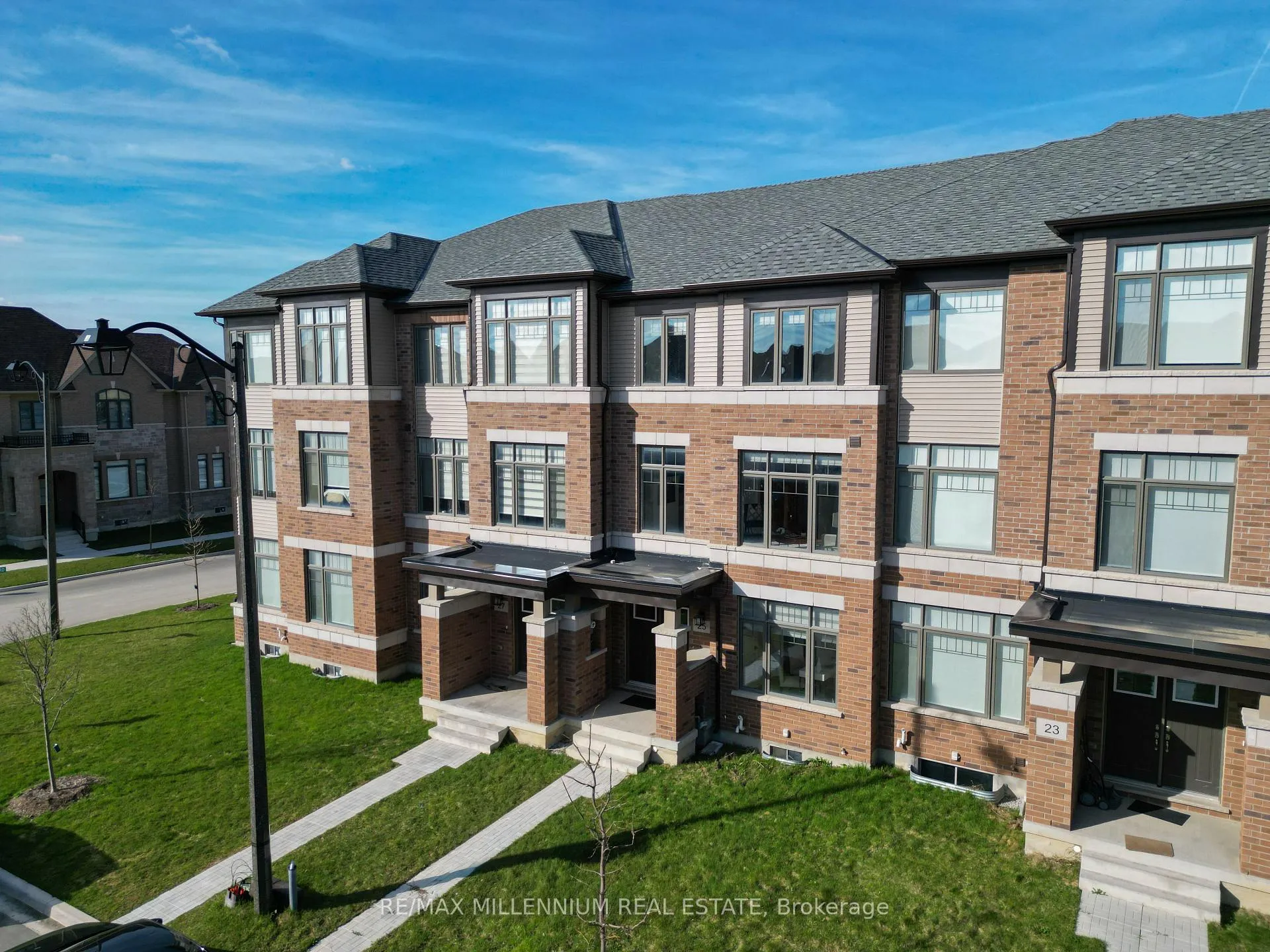 25 Lipscott Drive, Caledon, ON L7C 4J7