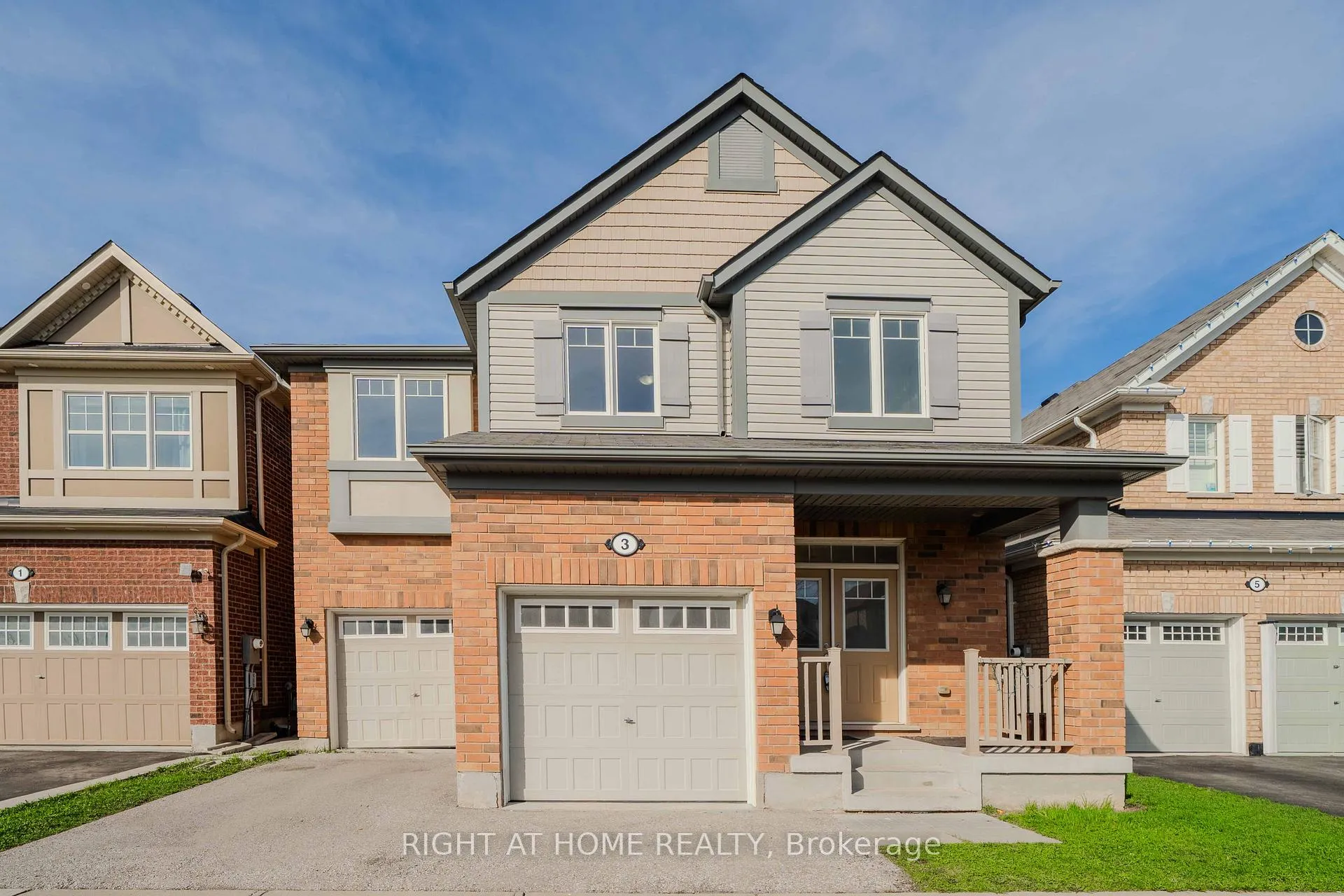 3 Leadenhall Road, Brampton, ON L7A 0B2