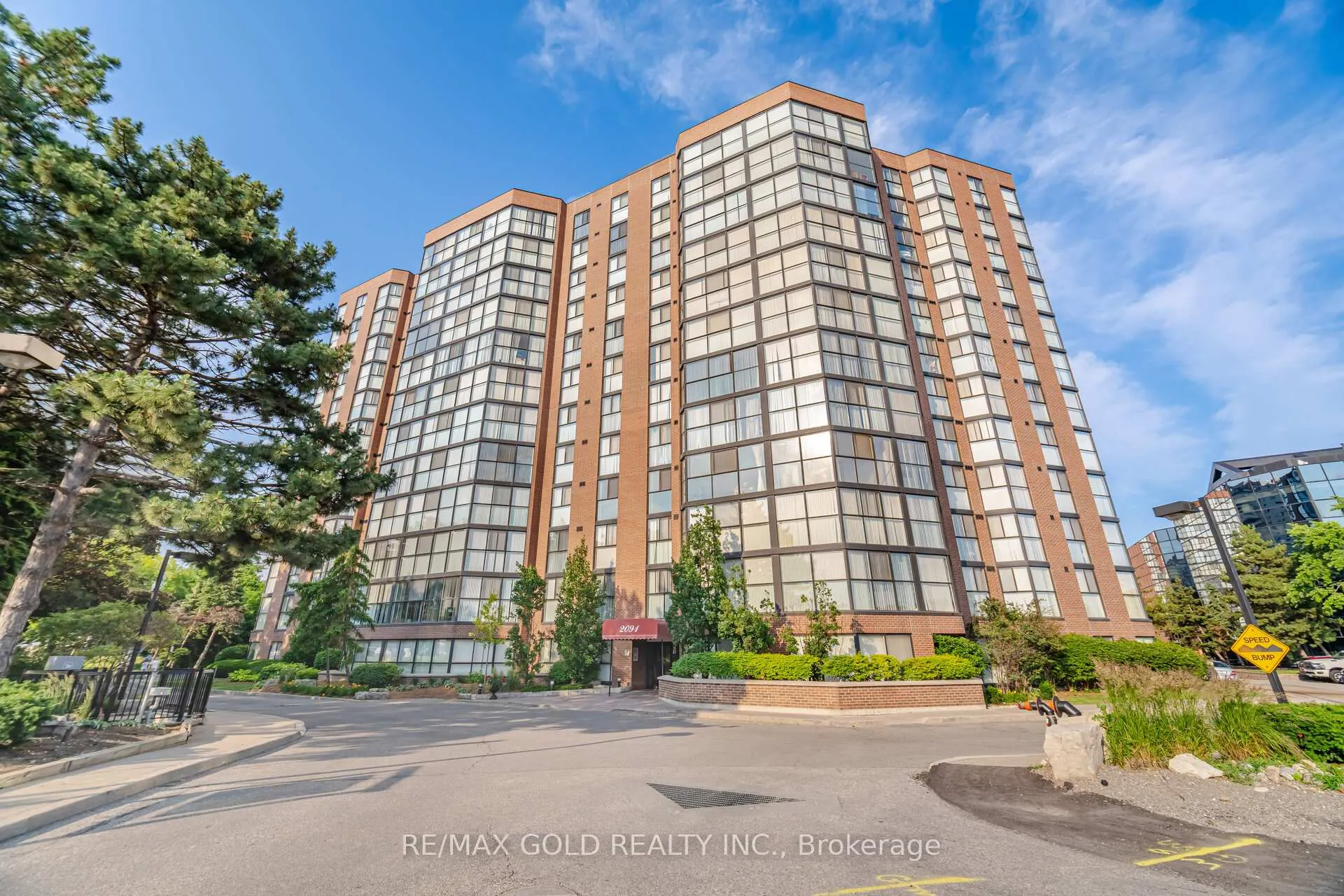 2091 Hurontario Street 908, Mississauga, ON L5A 4E6