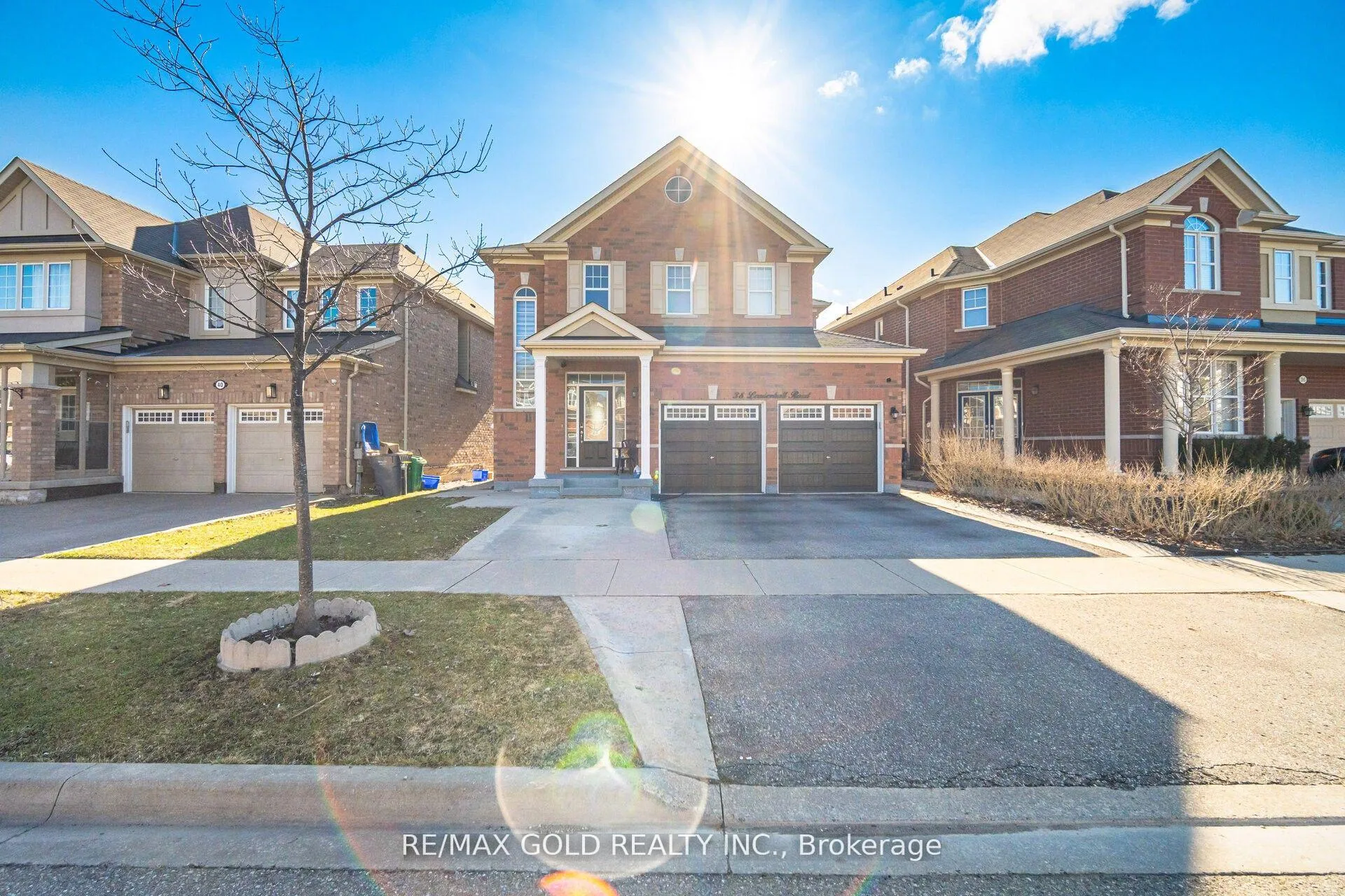 38 Leadenhall Road, Brampton, ON L7A 4G3