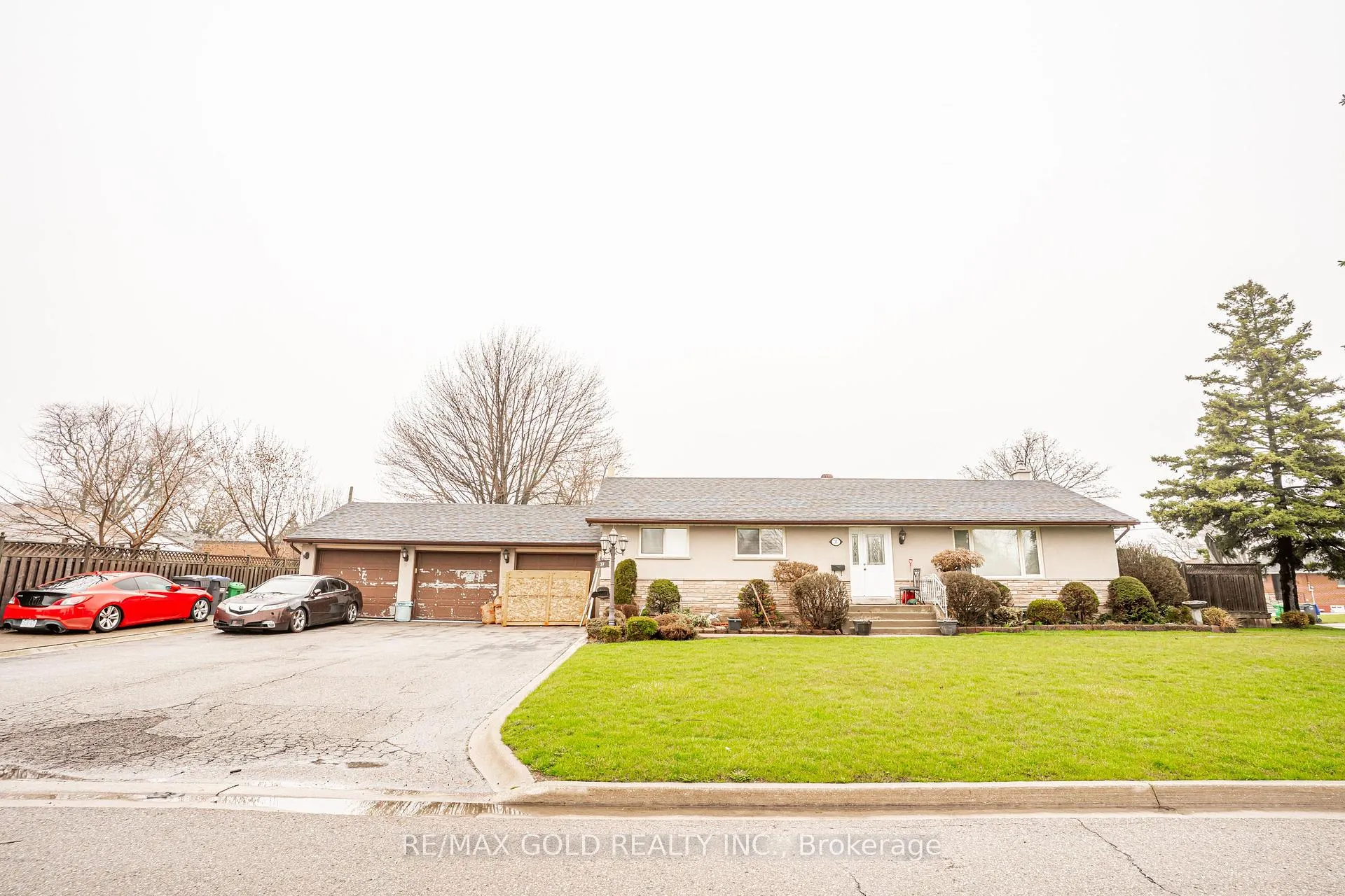 37 Carlyle Crescent, Brampton, ON L6W 2Y9
