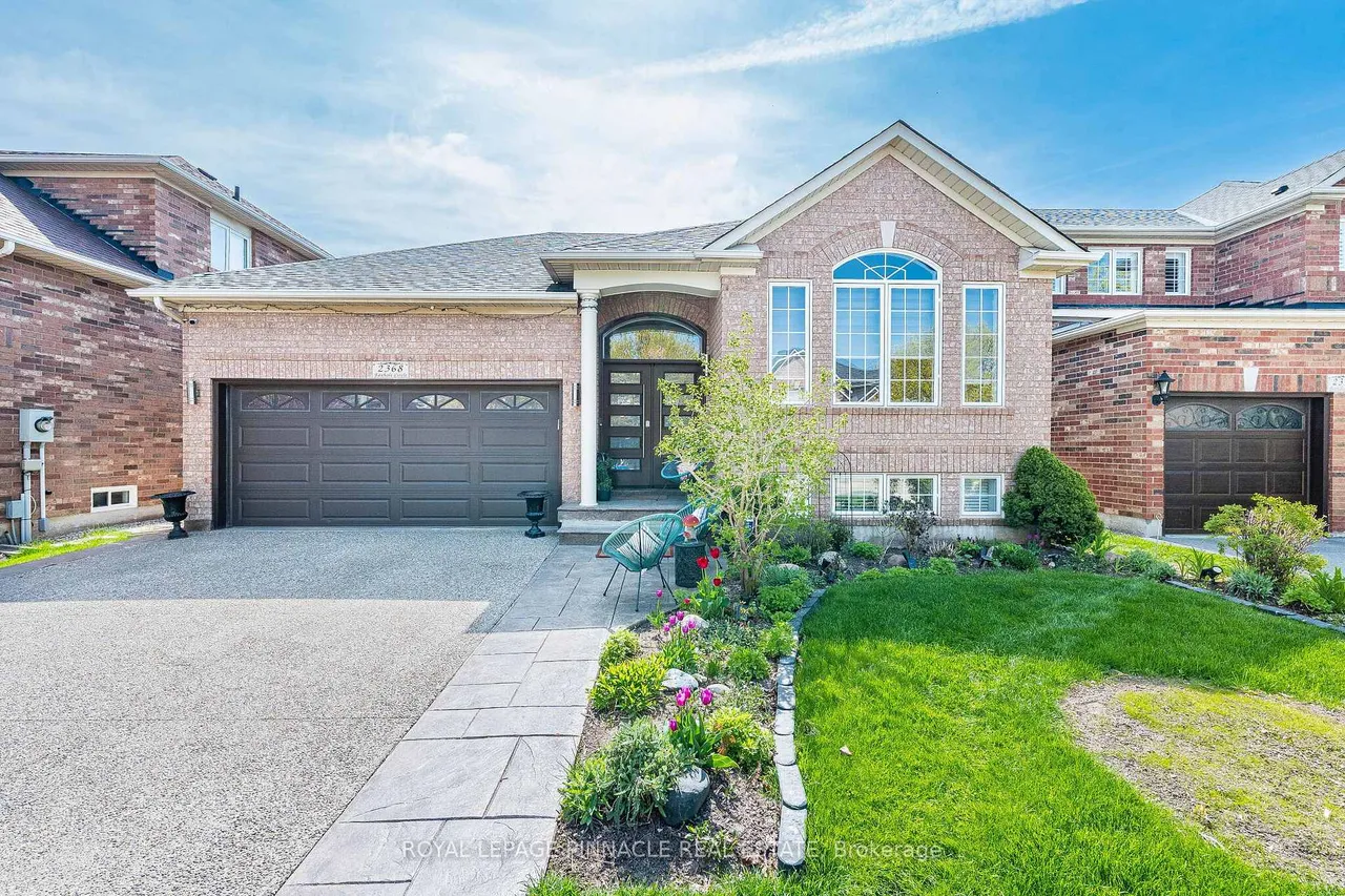 2368 Foxhole Circle, Oakville, ON L6M 4X4