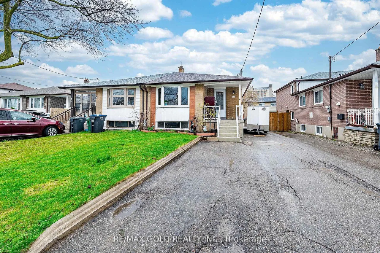 52 Garfield Crescent, Brampton, ON L6V 1V8