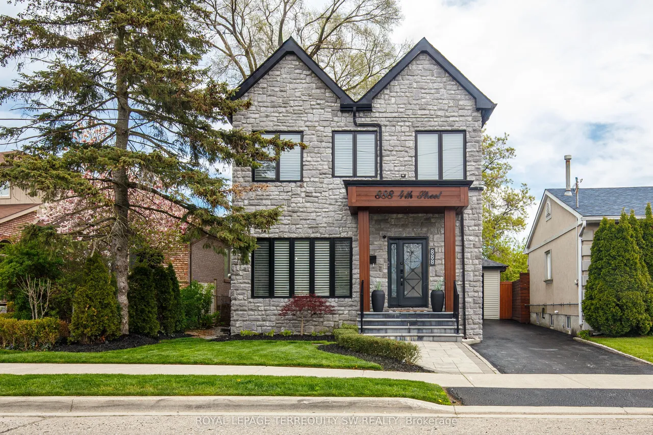 888 Fourth Street, Mississauga, ON L5E 1J6
