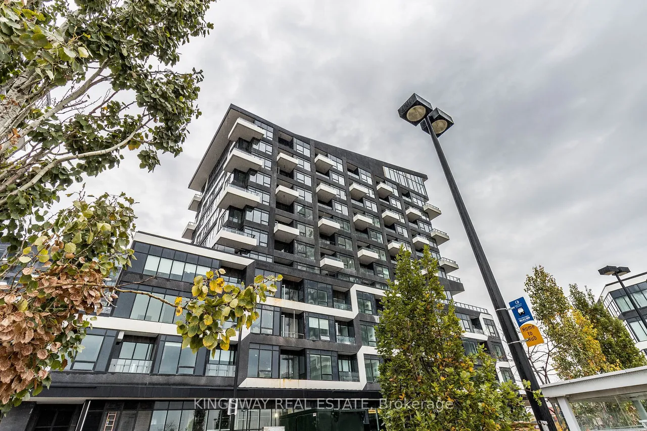 2481 Taunton Road 901, Oakville, ON L6H 3R7