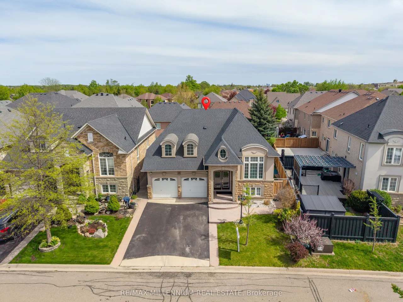 28 Donherb Crescent, Caledon, ON L7C 1E4