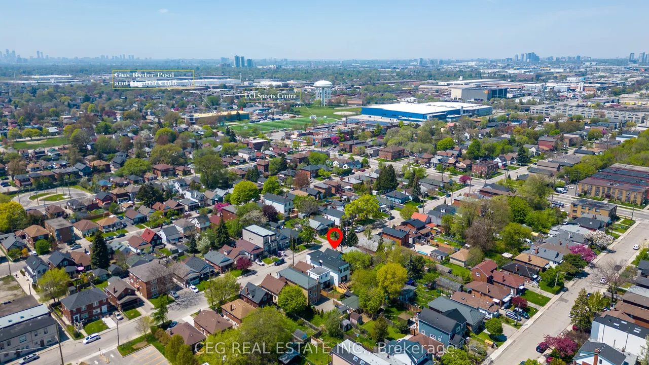 23 16th Street, Toronto W06, ON M8V 3J7