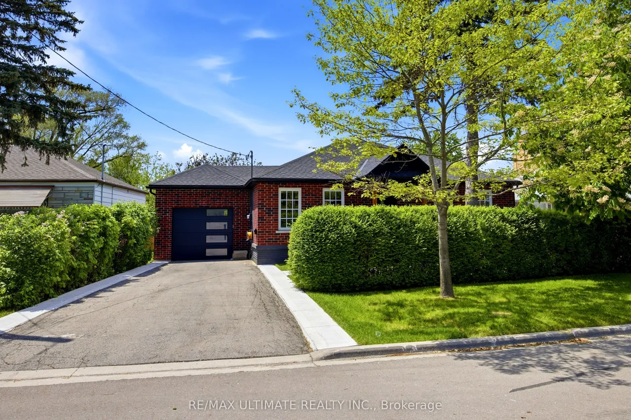 10 Dana Avenue, Toronto W05, ON M3M 1K5