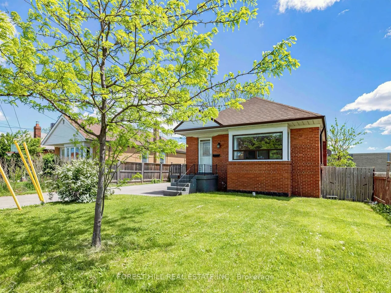 101 Whitley Avenue, Toronto W05, ON M3K 1A1