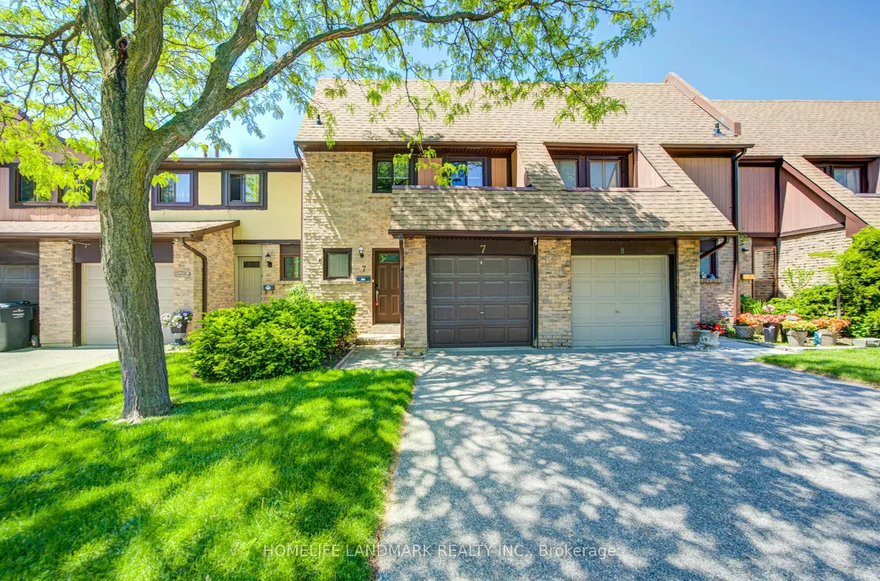 3345 Silverado Drive 7, Mississauga, ON L5A 3Y8
