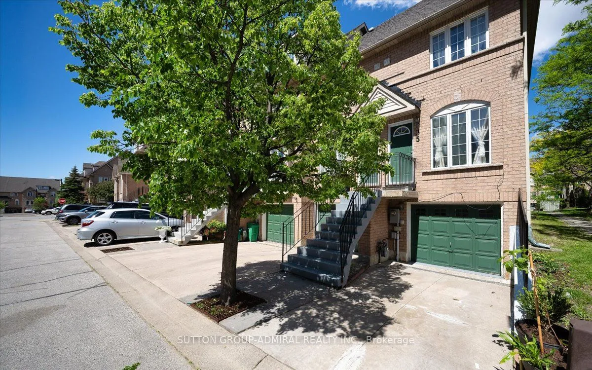 75 Strathaven Drive 35, Mississauga, ON L5R 3W1
