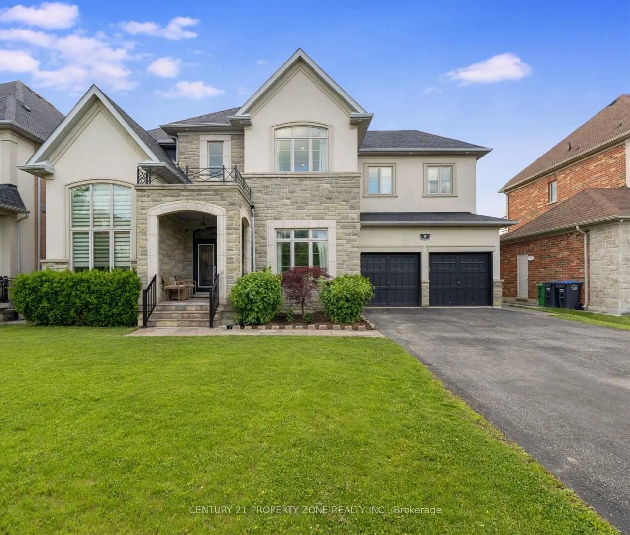 9 Kelways Circle, Brampton, ON L6T 0G6