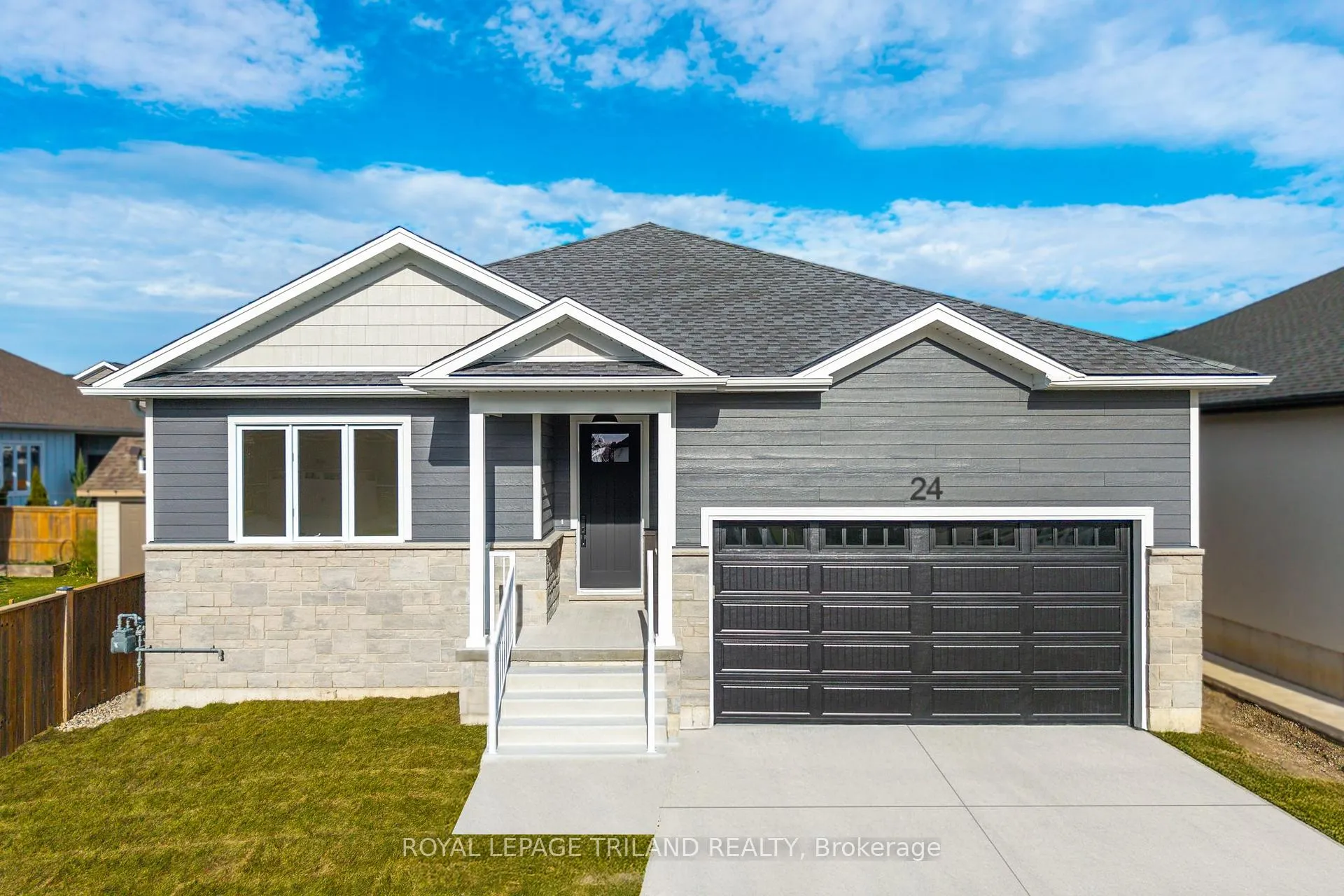 24 Brooklawn Drive, Lambton Shores, ON N0M 1T0