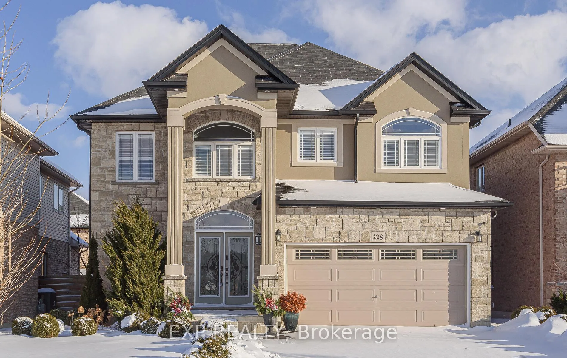 228 Greti Drive, Hamilton, ON L9B 0H5