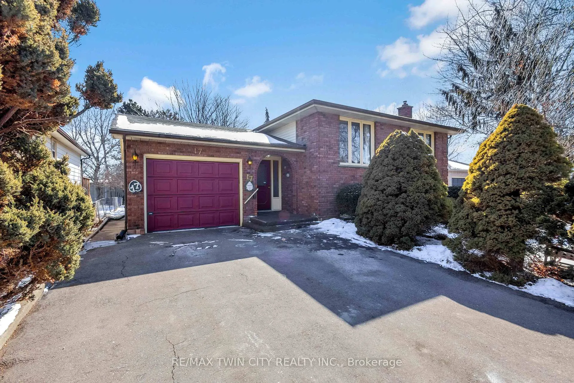 17 MAJESTIC Court, Brant, ON N3P 1N2
