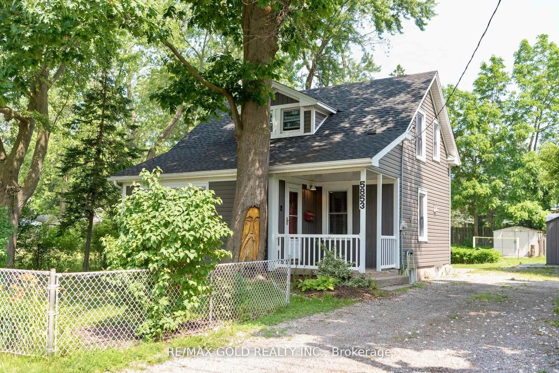 5853 McLeod Road, Niagara Falls, ON L2G 3E5