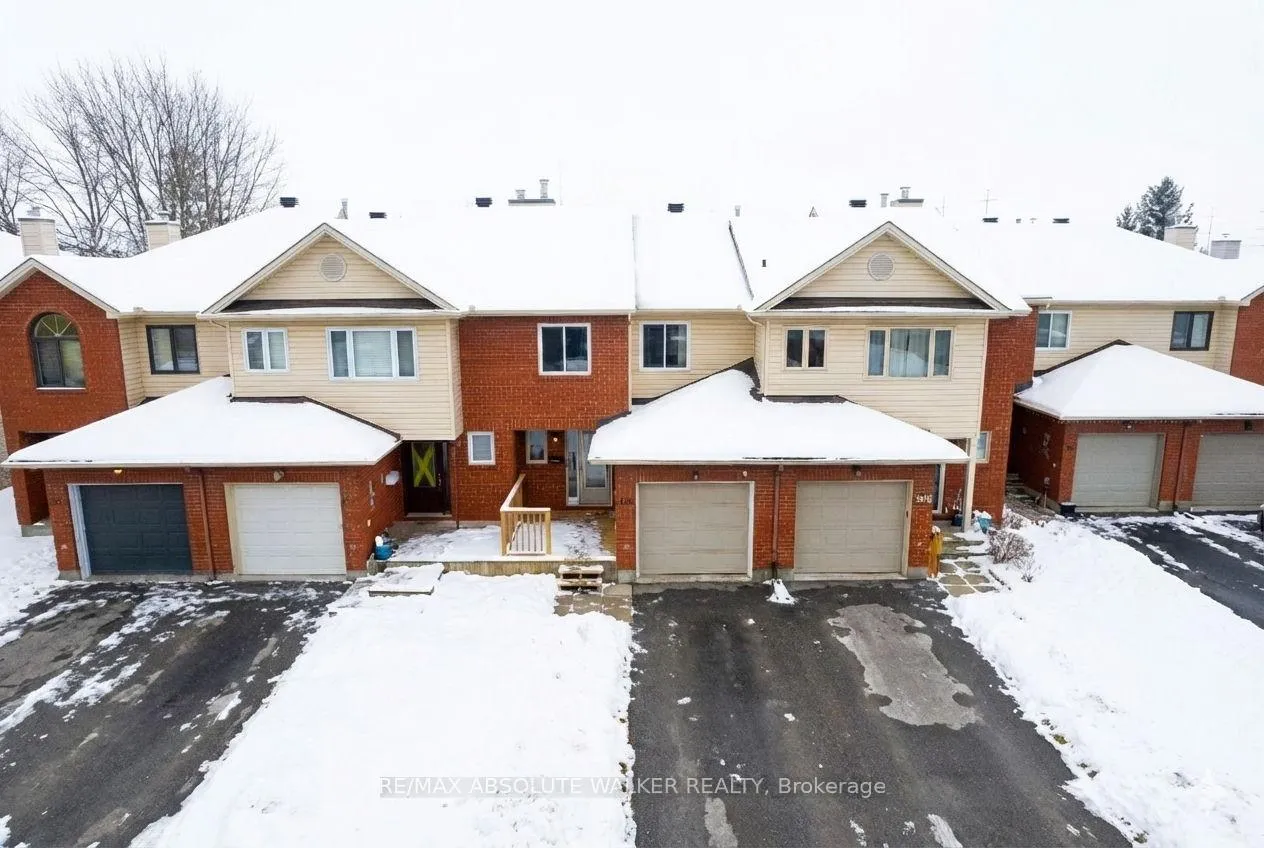108 Cedarock Drive, Kanata, ON K2M 2H5