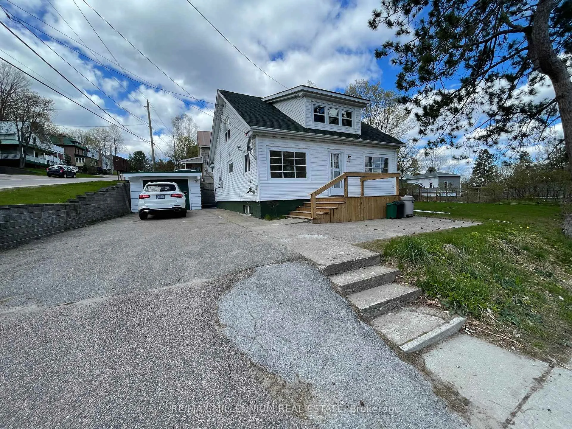 59 West Street S, Huntsville, ON P1H 2M8