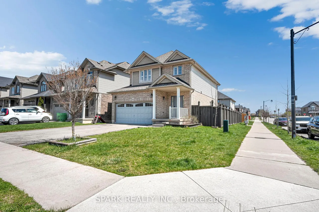 4 Cutts Crescent, Hamilton, ON L0R 1C0